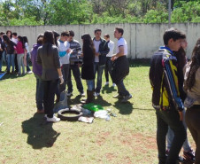 Alunos do Colégio Pioneiros de Foz do Iguaçu começaram o monitoramento do Rio Sanga Romão, que passa perto da escola.