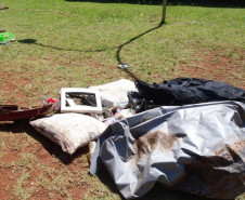 Lixo coletado junto ao rio pelos alunos do Colégio Pioneiros.