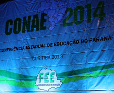 Imagens do primeiro dia da Conferência Estadual de Educação do Paraná.<br />
<br />
Veja mais fotos em: <a href=" http://www.flickr.com/photos/flavioarns/sets/72157635848374146/page2/" target="_blank"> http://www.flickr.com/photos/flavioarns </a>