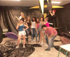 Colégio terá apresentação de musicais famosos como O Fantasma da Ópera, O Mágico de Oz, A Noviça Rebelde, Cantando na Chuva, entre outros.