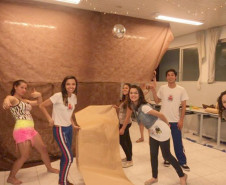 Colégio terá apresentação de musicais famosos como O Fantasma da Ópera, O Mágico de Oz, A Noviça Rebelde, Cantando na Chuva, entre outros.