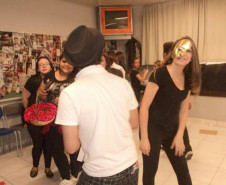 Colégio terá apresentação de musicais famosos como O Fantasma da Ópera, O Mágico de Oz, A Noviça Rebelde, Cantando na Chuva, entre outros.