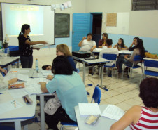 Na Escola Estadual Professor Augusto Bahls, que atende quase 300 alunos do ensino fundamental, já aconteceram as reuniões de apresentação do PAD com os professores, pedagogos e funcionários. “A receptividade foi muito boa. O PAD veio para fortalecer o trabalho que já estávamos realizando. As visitas da equipe do Núcleo Regional (Apucarana) só reforçam a importância dessa iniciativa para melhorar o nosso trabalho”, comentou a diretora Eunice de Castro.