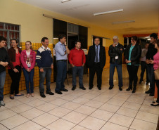 A liberação dos recursos foi anunciada no final da tarde de quinta-feira (3), após o secretário Flávio Arns visitar Colégio Estadual Duque de Caxias em Corbélia. <br />
<br />
Veja mais fotos em: <a href=" http://www.flickr.com/photos/flavioarns/sets/72157636173877876/" target="_blank"> http://www.flickr.com/photos/flavioarns </a>
