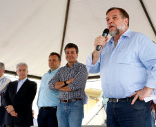 O governador Beto Richa e o vice-governador e secretário da Educação, Flávio Arns, inauguraram Escola Professora Lucinéia Ricardo Braciforte em Ubiratã.