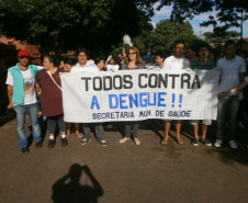 As escolas estaduais da regional de educação de Paranavaí vêm promovendo ações de conscientização contra a dengue em todas as turmas. são realizadas projetos, como por exemplo, palestras e mobilizações na comunidade.
