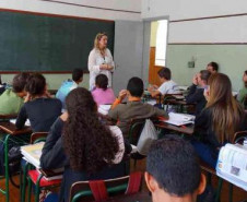 Na Escola Estadual Imaculada Conceição, em Jacarezinho, houve uma atividade de conscientização para os alunos do 8º ano do ensino fundamental. Após as orientações, os alunos fizeram uma visita de campo fora da escola para verificar os ocos de árvores, piscinas, jardins, fontes, bebedouros entre outros locais.
