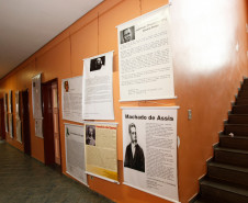 Colegio Estadual Marcelino Champagnat, Cartazes sobre heróis brasileiros . 10-10-13.  