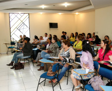 Formação inicial para alfabetizadores e coordenadores de turmas do programa Paraná Alfabetizado, no Hotel Centro Europeu. 16-10-13. 