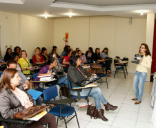 Formação inicial para alfabetizadores e coordenadores de turmas do programa Paraná Alfabetizado, no Hotel Centro Europeu. 16-10-13. 