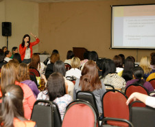 Formação inicial para alfabetizadores e coordenadores de turmas do programa Paraná Alfabetizado, no Hotel Centro Europeu. 16-10-13. 