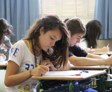 Está prevista a participação de mais de 256 mil alunos do 9º ano do ensino fundamental e do 3º ano do ensino médio nas provas do Sistema de Avaliação da Educação Básica do Paraná (Saep).