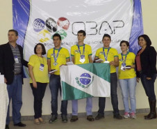 8º lugar: Andrei da Silva Zenatti, Rafael Griggio e Jhonatan Willian Schafer, orientados pela professora Sandra Regina Fernandes Iora.