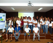 Mais de 300 jovens, entre 15 e 18 anos, do Centro Estadual de Educação Profissional Manoel Moreira Pena, Colégio Agrícola de Foz do Iguaçu e Colégio Estadual Monsenhor Guilherme, participaram de palestra promovida pela Assessoria Especial de Juventude (AEJ), do Governo do Estado. Na foto, jovens do Centro Estadual Manoel Moreira.