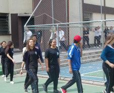 1,2 mil alunos do Colégio Pedro Macedo, em Curitiba, participaram de atividade da Brigada Escolar, coordenada pela Defesa Civil e Corpo de Bombeiros