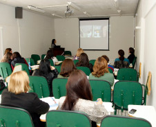 Gestores municipais debatem práticas pedagógicas de articulação entre educação infantil e anos iniciais do ensino fundamental para garantir continuidade curricular.