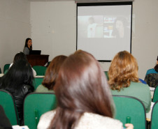 Gestores municipais debatem práticas pedagógicas de articulação entre educação infantil e anos iniciais do ensino fundamental para garantir continuidade curricular.