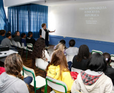 Colegio Estadual Professor Alberto Krause, em Almirante Tamandaré. 23-10-13.