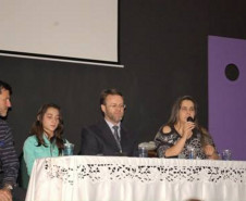 Para a secretária geral do grêmio, a aluna Brenda Serenini Perina (de verde), o plano é uma oportunidade para melhorar o compromisso de todos que participam da escola. “O PAD é importante porque é para o aluno aprender. O papel do grêmio é manter a conversa entre alunos e professores para melhorar a escola”, disse. 