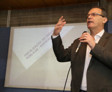 Curso de Fiscalização de Obras Públicas de Edificações tem duração de dois dias e conta com a participação de 160 profissionais.<br />
<br />
Veja mais fotos em: <a href=" http://www.flickr.com/photos/flavioarns/sets/72157636872255154/" target="_blank"> http://www.flickr.com/photos/flavioarns/</a>