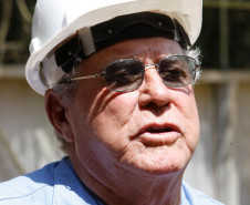 Colégio Ambrósio Bini, em Almirante Tamandaré, que recebe reformas estruturais, mestre de obras José Silverio da Silva. 23-10-13.  