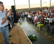TEIXEIRA SOARES - Governador Beto Richa entrega as obras de ampliação e reforma do Colégio Estadual do Campo de Guaraúna, faz anúncios e repassa investimentos para as áreas social, da saúde e educação do município. Teixeira Soares, 24/10/2013.  
