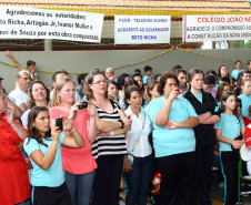 TEIXEIRA SOARES - Governador Beto Richa entrega as obras de ampliação e reforma do Colégio Estadual do Campo de Guaraúna, faz anúncios e repassa investimentos para as áreas social, da saúde e educação do município. Teixeira Soares, 24/10/2013. 
