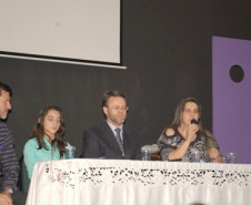 Mesa redonda que contou com a participação especial da aluna Brenda Serenini Perina, que argumentou sobre Protagonismo Juvenil e Exercício da Cidadania, representante do Grêmio Estudantil do Colégio Estadual Emilio de Menezes - EFM do município de Japurá