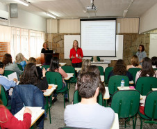 Profissionais da educação que atuam em salas de recursos multifuncionais participam de evento sobre avaliação psicoeducacional.. 22-10-13.