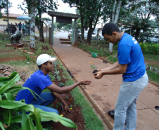 Exposição de colégio agrícola estadual reúne trabalhos desenvolvidos pelos alunos durante os cursos técnicos e aproxima escola e comunidade.
