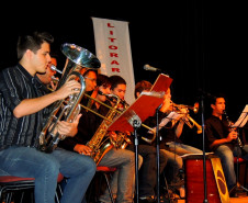 O Núcleo Regional de Educação de Paranaguá promoveu na segunda-feira (28) a primeira etapa do 1º LitoArte Música, com apresentações de 90 alunos.