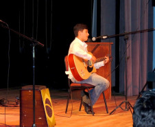 O Núcleo Regional de Educação de Paranaguá promoveu na segunda-feira (28) a primeira etapa do 1º LitoArte Música, com apresentações de 90 alunos.