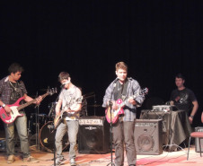 O Núcleo Regional de Educação de Paranaguá promoveu na segunda-feira (28) a primeira etapa do 1º LitoArte Música, com apresentações de 90 alunos.