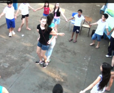 Escola espaço de construção porque ninguém nasce feito<br />
Colégio Estadual Três Fronteiras - Foz Do Iguaçu<br />
1º lugar Prêmio Juri Oficial<br />
<br />
<a href="http://www.emdialogo.uff.br/festival/videos/7658" target="_blank">http://www.emdialogo.uff.br/festival/videos/7658</a>

