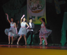 Dois mil estudantes de 40 escolas participam do 3º Festival de Arte Estudantil Regional, com apresentações teatrais, de dança, de música e exposições.