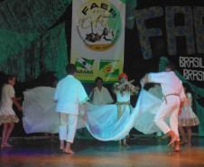 Dois mil estudantes de 40 escolas participam do 3º Festival de Arte Estudantil Regional, com apresentações teatrais, de dança, de música e exposições.