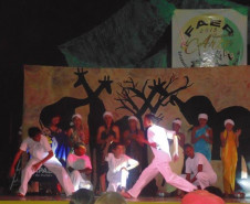 Dois mil estudantes de 40 escolas participam do 3º Festival de Arte Estudantil Regional, com apresentações teatrais, de dança, de música e exposições.