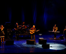 Encerramento da Caravana da Poesia no Teatro Guaíra, com show do Toquinho. 18-11-13. 