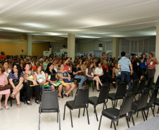 A Secretaria de Estado da Educação promove até sexta-feira (22), em Foz do Iguaçu, o Seminário Estadual de Educação de Jovens e Adultos e Alfabetização.