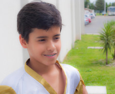 Escola Estadual Nossa Senhora de Salete, em Curitiba, promove a 2ª Mostra em Homenagem à Cultura Afro-brasileira nesta quarta-feira (20), na foto o aluno Eduardo Demétrio da Silva.