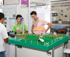 Foz do Iguaçu, Ficiencias no pavilhão de exposição do parque da Itaipu. 20-11-13.