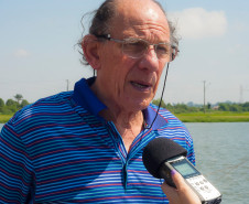 Remo é opção de atividade no contraturno para alunos do 6º e 7º anos do Colégio Estadual Luiza Ross, no Parque Náutico do Iguaçu, em Curitiba. Na foto, Kalil Boabaid.