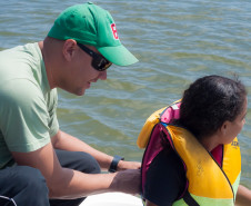 Remo é opção de atividade no contraturno para alunos do 6º e 7º anos do Colégio Estadual Luiza Ross, no Parque Náutico do Iguaçu, em Curitiba. 