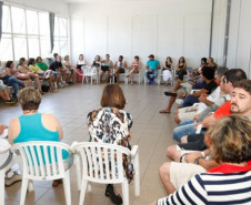 Professores, pedagogos e funcionários participam do 1º Seminário Estadual das Relações de Gênero e Diversidade Sexual e 4º Encontro Estadual de Educação LGBT (lésbicas, gays, bissexuais e transexuais), promovidos pela Secretaria de Estado da Educação em Pontal do Paraná.
