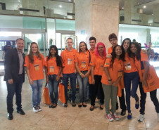 Estudante de 15 anos foi a 3ª colocada no concurso Jovem Senador. Sugestões da paranaense podem ser convertidas em projetos de lei.