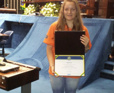 Estudante de 15 anos foi a 3ª colocada no concurso Jovem Senador. Sugestões da paranaense podem ser convertidas em projetos de lei.