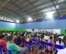 Reunião bimestral com pais para apresentação da prestação de contas.