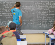 Pais de alunos que estão saindo da rede municipal para a estadual ou que vão passar para o ensino médio devem ir assinar matrícula nesta semana. Na foto, o Colégio Estadual do Campo Professor Estanislau Wrublewski, em Cruz Machado. 13-11-13
