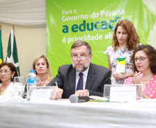 Encontro Estadual de Alfabetização e Educação de Jovens e Adultos (EJA) reúne os 399 secretários municipais de Educação do Paraná. <br />
<br />
Veja mais fotos em: <a href=" http://www.flickr.com/photos/flavioarns/sets/72157638340611965/page2/" target="_blank"> http://www.flickr.com/photos/flavioarns </a>