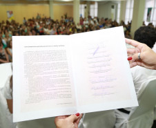 Encontro Estadual de Alfabetização e Educação de Jovens e Adultos (EJA) reúne os 399 secretários municipais de Educação do Paraná. <br />
<br />
Veja mais fotos em: <a href=" http://www.flickr.com/photos/flavioarns/sets/72157638340611965/page2/" target="_blank"> http://www.flickr.com/photos/flavioarns </a>